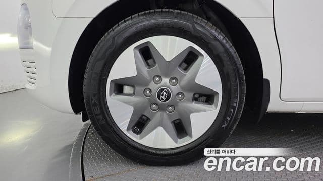 Hyundai Staria 2024 — фото 5 из 20
