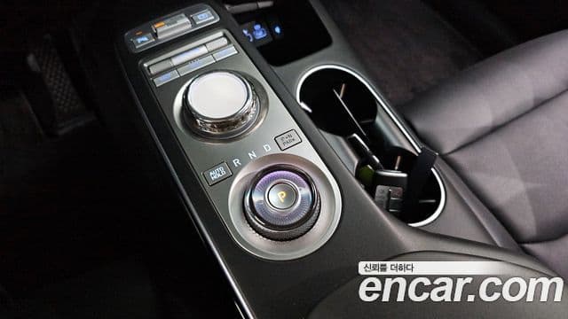 Genesis GV70 2022 — ფოტო 9/20