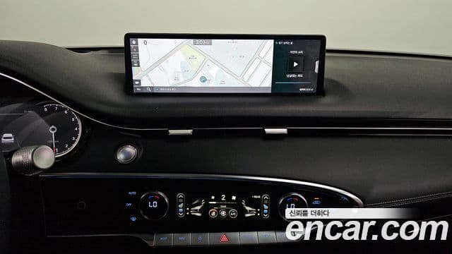 Genesis GV70 2022 — фото 14 из 20