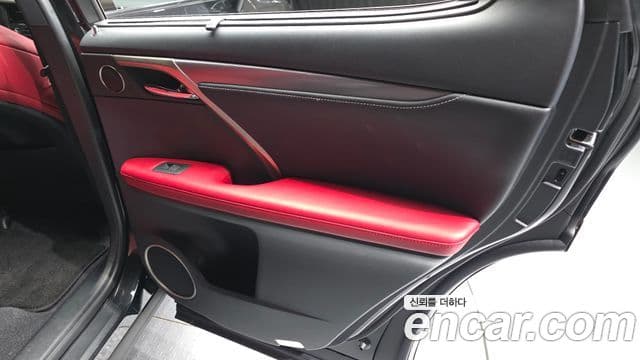 Lexus RX450h 2021 — Photo 28/33