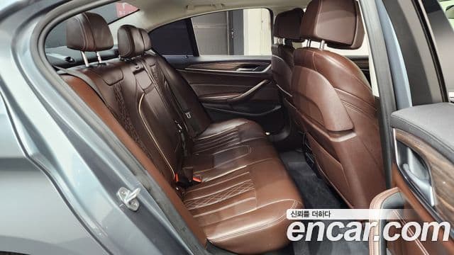 BMW 5 Series 2019 — Şəkil 11/20
