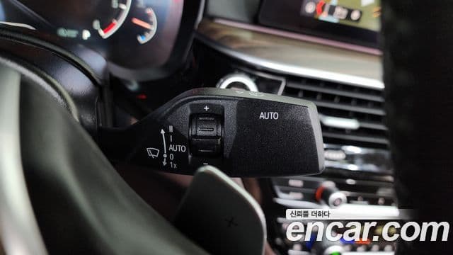 BMW 5 Series 2019 — Şəkil 17/20
