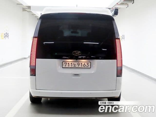 Hyundai Staria 2024 — ფოტო 2/20