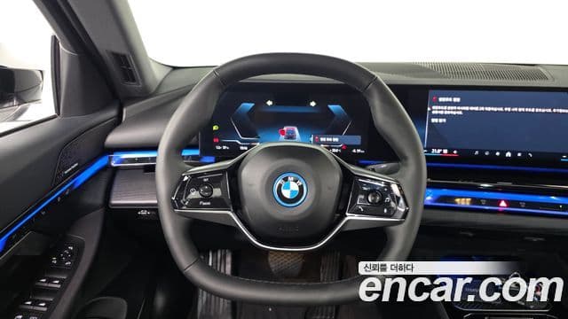BMW i5 2025 — ფოტო 1/33