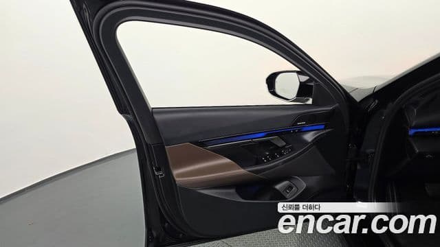 BMW i5 2025 — ფოტო 25/33