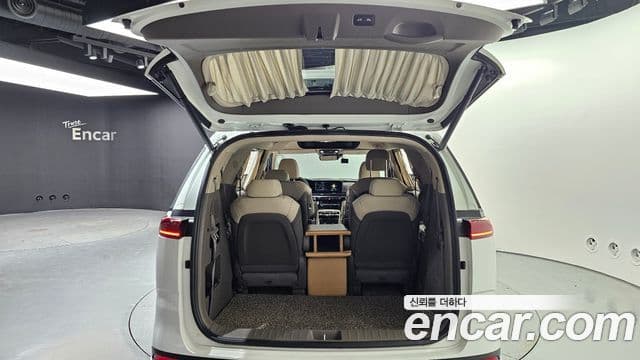 Kia Carnival 2021 — ფოტო 20/20