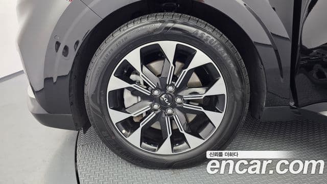 Kia Carnival 2023 — ფოტო 4/20