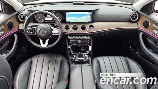 Mercedes-Benz E-Class 2019 — ფოტო 7/20