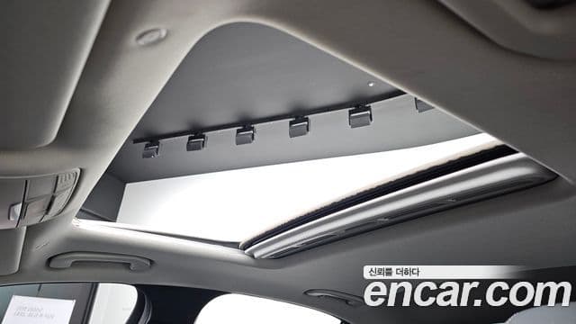 Mercedes-Benz E-Class 2019 — ფოტო 18/20