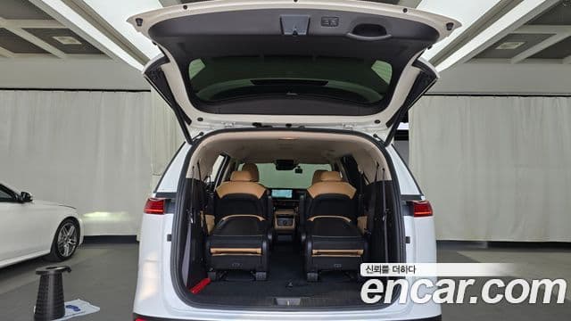 Kia Carnival 2022 — фото 20 из 20