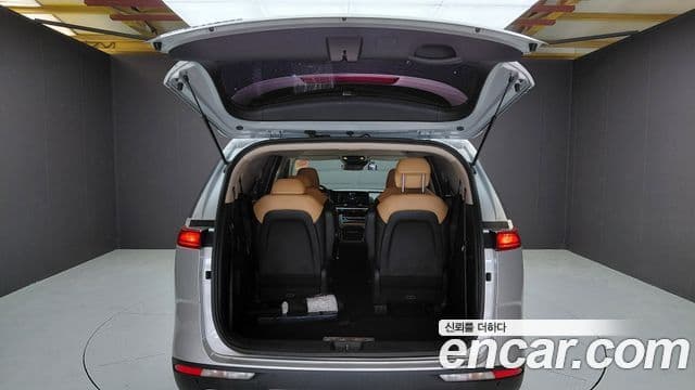 Kia Carnival 2021 — Photo 12/29