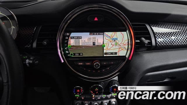 Mini Cooper S 2020 — ფოტო 14/20
