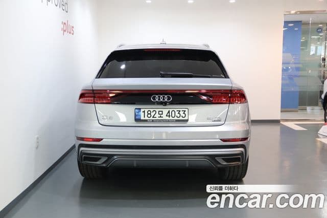Audi Q7 2021 — ფოტო 3/20