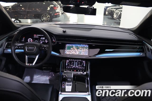 Audi Q7 2021 — ფოტო 6/20