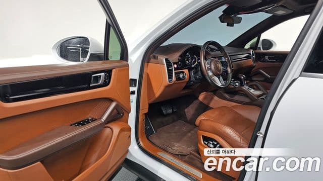 Porsche Cayenne 2020 — Фото 10/20