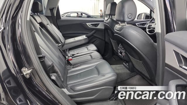 Audi Q7 2019 — Şəkil 11/20