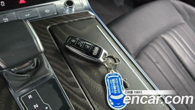 Audi A6 2022 — ფოტო 15/20