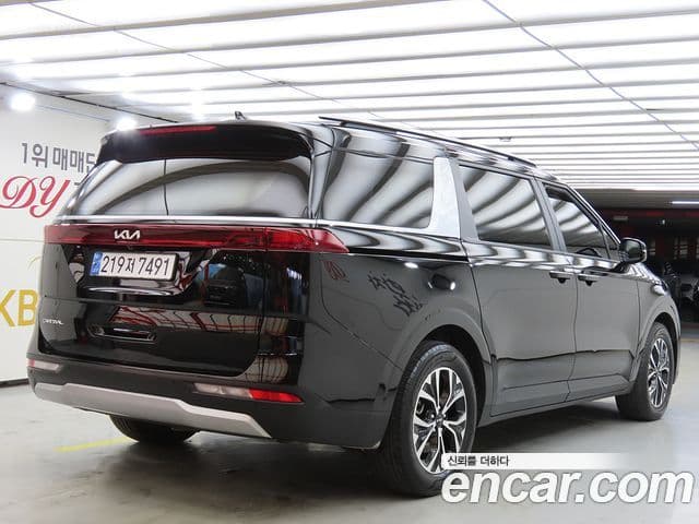 Kia Carnival 2023 — ფოტო 3/20