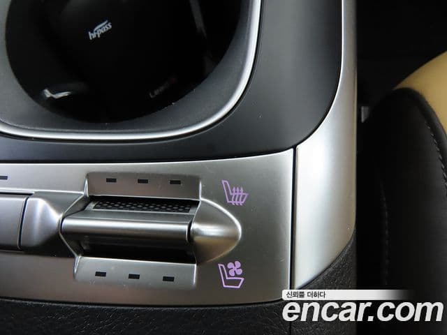 Kia Carnival 2023 — ფოტო 8/20
