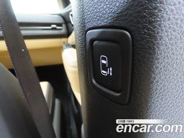 Kia Carnival 2023 — фото 15 из 20