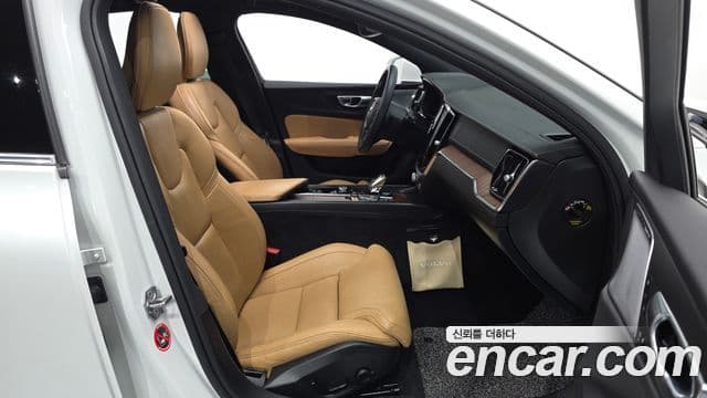 Volvo S60 2021 — Şəkil 12/20
