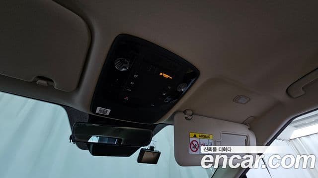 Kia Carnival 2021 — фото 18 из 20