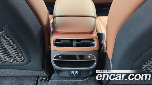 Genesis GV70 2022 — ფოტო 19/20