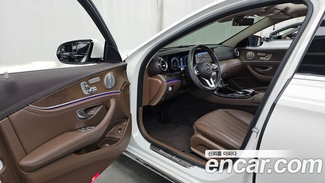 Mercedes-Benz E-Class 2019 — Şəkil 10/20