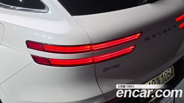 Genesis GV70 2024 — ფოტო 15/35