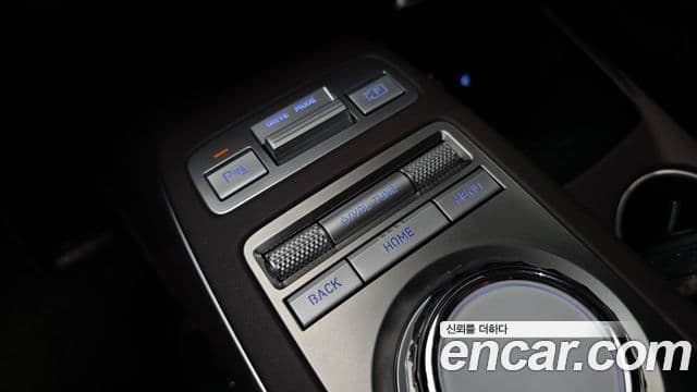 Genesis GV70 2024 — ფოტო 29/35