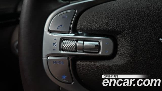 Genesis GV70 2024 — ფოტო 21/35