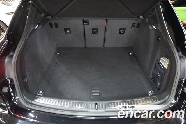 Porsche Macan 2022 — Şəkil 8/20