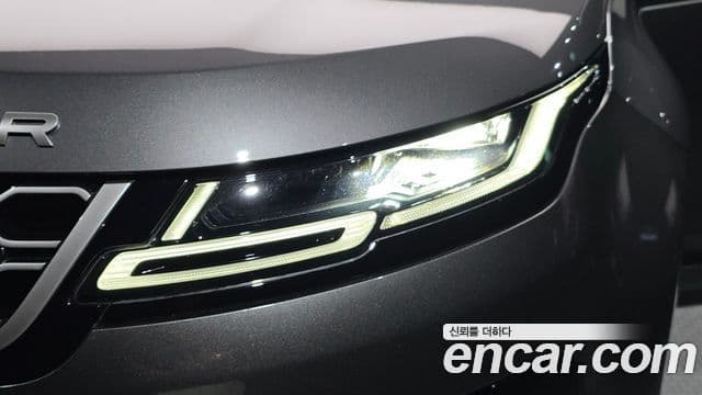 Land Rover Range Rover Evoque 2020 — Photo 18/30