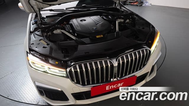 BMW 7 Series 2019 — Фото 6/20