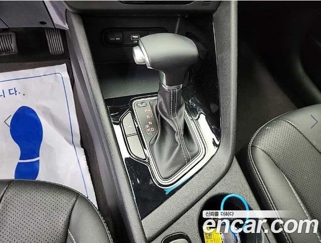 Kia Niro 2021 — Фото 8/19