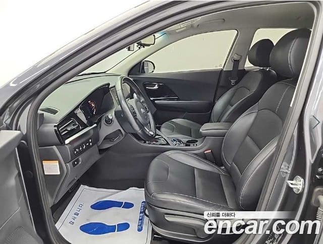 Kia Niro 2021 — Фото 9/19
