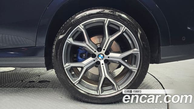 BMW X6 2023 — Photo 25/30