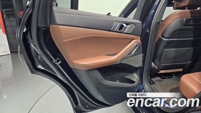 BMW X6 2023 — Photo 14/30