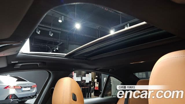 BMW 3 Series 2023 — ფოტო 19/20