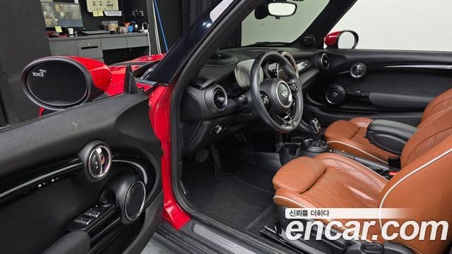 Mini Cooper S Convertible 2021 — ფოტო 10/20