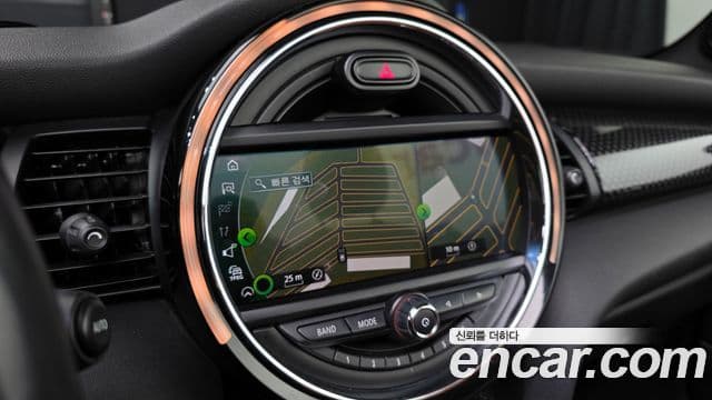 Mini Cooper S Convertible 2021 — фото 11 из 20