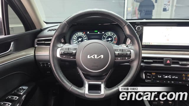Kia K5 2022 — ფოტო 12/20
