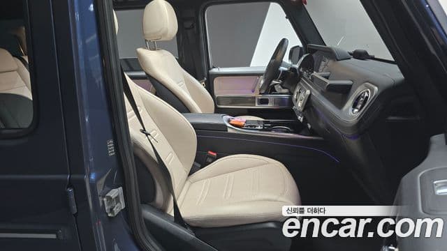 Mercedes-Benz G-Class 2024 — Photo 16/34