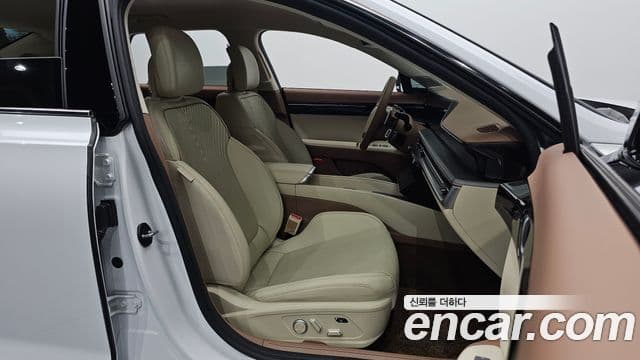 Hyundai Grandeur 2023 — ფოტო 8/20