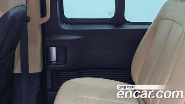 Hyundai Staria 2024 — Photo 4/32