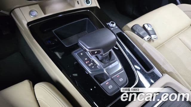 Audi Q5 2022 — ფოტო 9/20