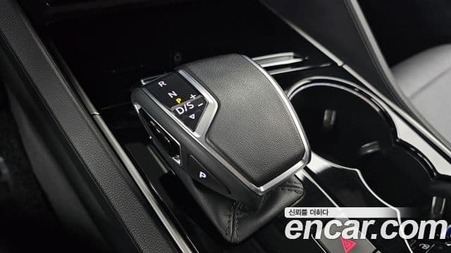 Volkswagen Touareg 2023 — фото 9 из 20