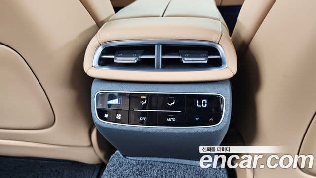 Genesis Electrified G80 2022 — Şəkil 19/20