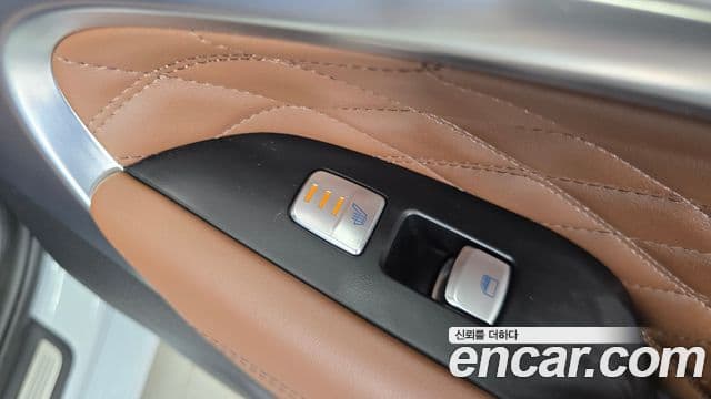 Genesis G70 2019 — ფოტო 24/34