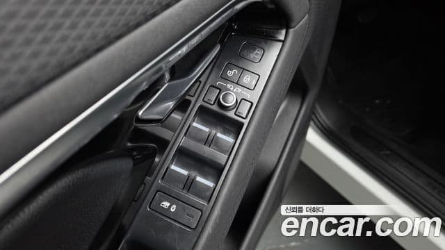 Land Rover Range Rover Evoque 2019 — ფოტო 18/20
